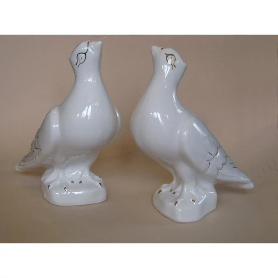 Felfelé néző porcelán galamb arany díszítéssel
